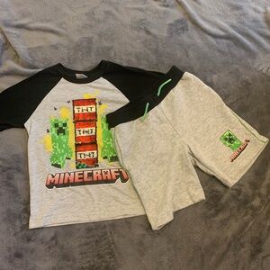 Minecraft Creeper T-Shirt and Shorts Size 5/6 Small Gray Black Red Green